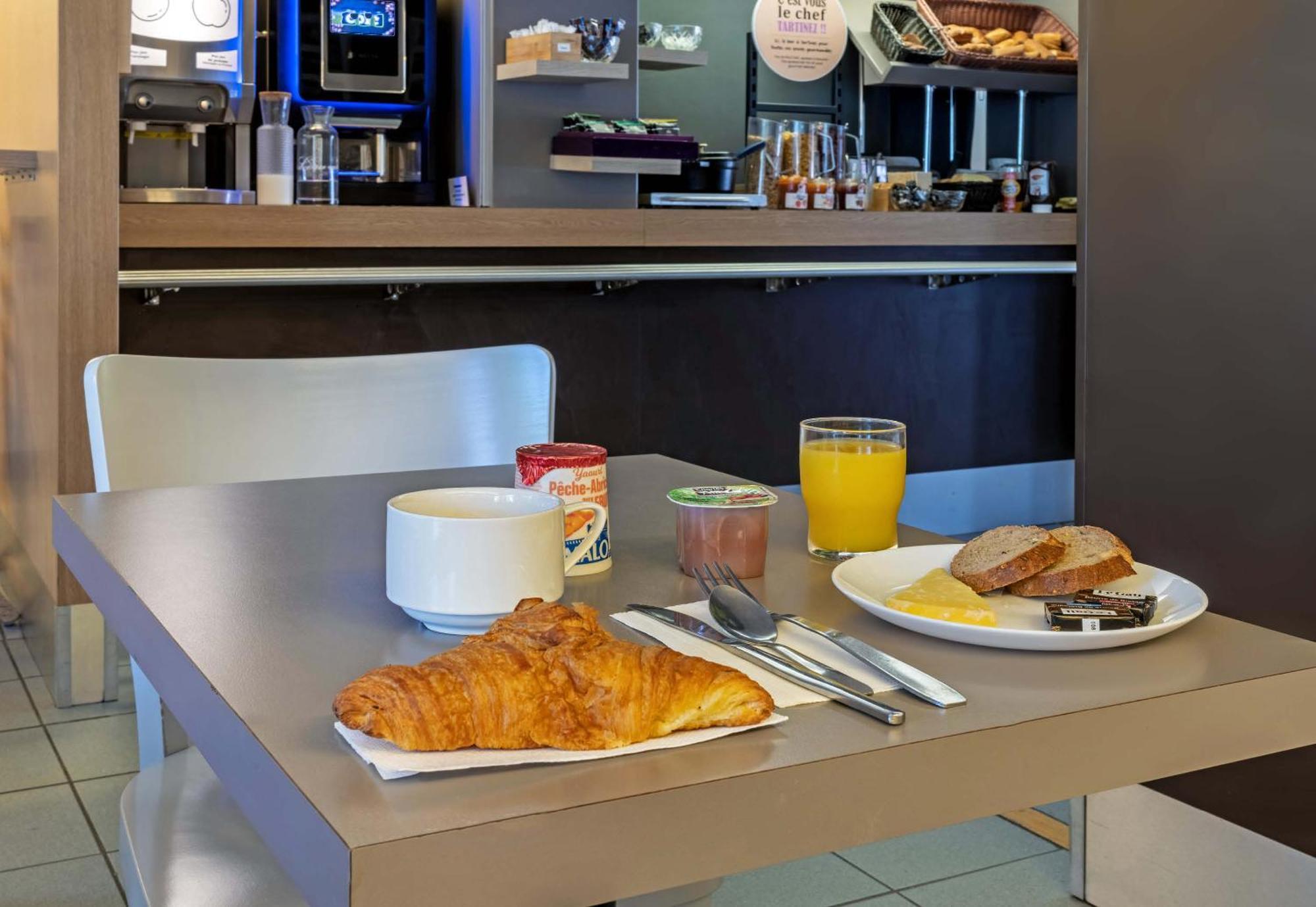 B&B Hotel Morlaix Saint-Martin-des-Champs  ภายนอก รูปภาพ