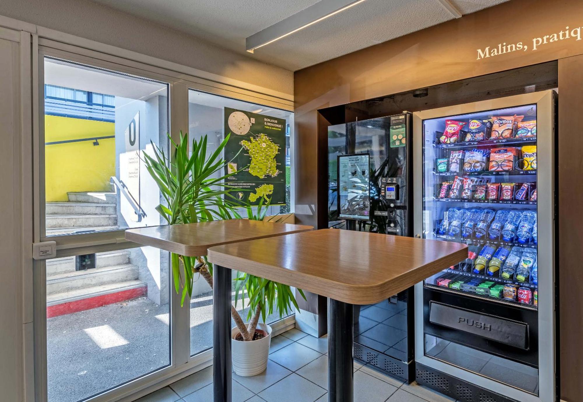 B&B Hotel Morlaix Saint-Martin-des-Champs  ภายนอก รูปภาพ