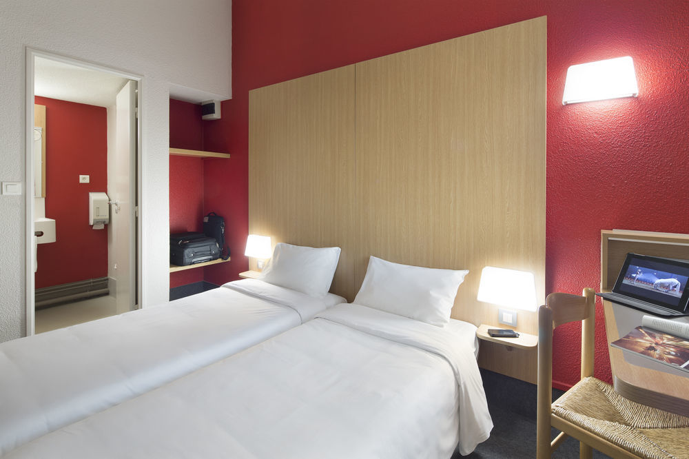 B&B Hotel Morlaix Saint-Martin-des-Champs  ภายนอก รูปภาพ