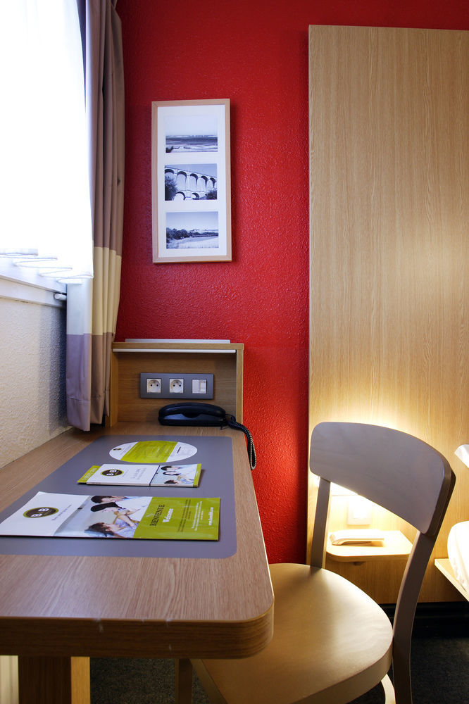B&B Hotel Morlaix Saint-Martin-des-Champs  ภายนอก รูปภาพ