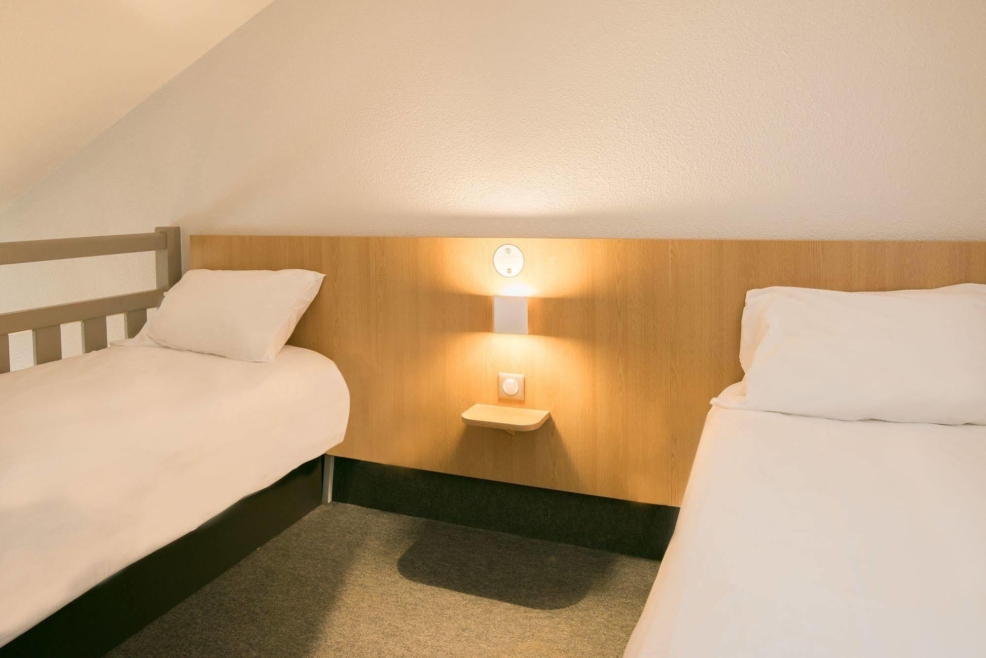 B&B Hotel Morlaix Saint-Martin-des-Champs  ภายนอก รูปภาพ