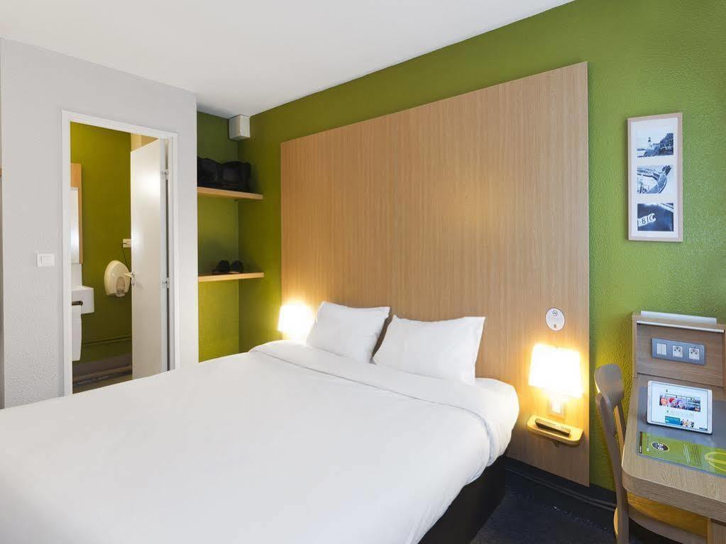 B&B Hotel Morlaix Saint-Martin-des-Champs  ภายนอก รูปภาพ